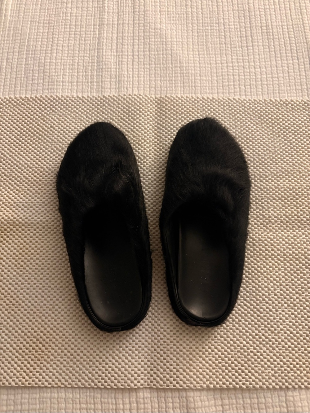 Marni Black Long Hair Calfskin Fussbett Sabot / Mules